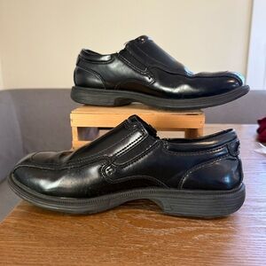 Men’s black shoes